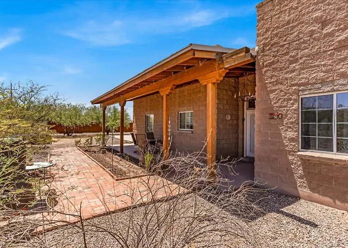 Near Mercado & Downtown - Pet Friendly - Private Tucson