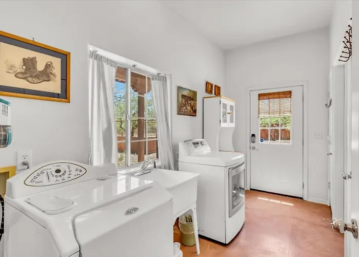 Near Mercado & Downtown - Pet Friendly - Private Holiday home Tucson