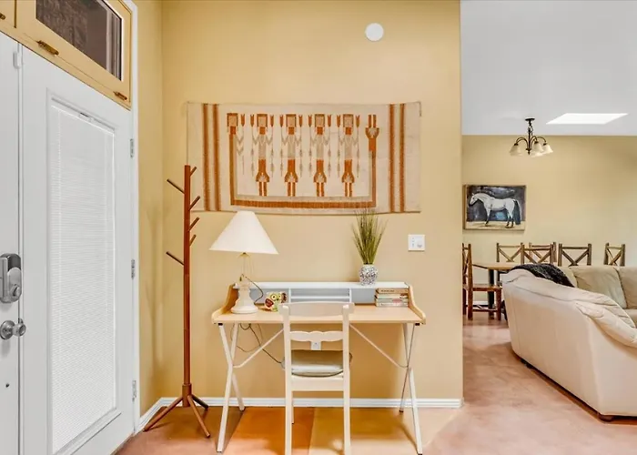 Holiday home Near Mercado & Downtown - Pet Friendly - Private *