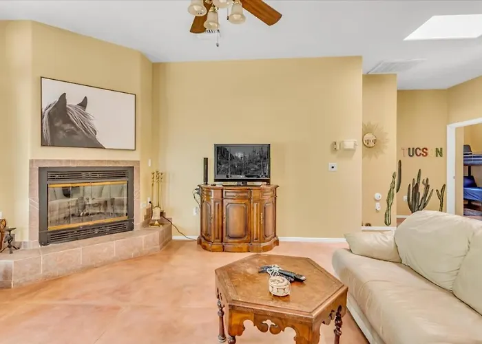 Near Mercado & Downtown - Pet Friendly - Private
