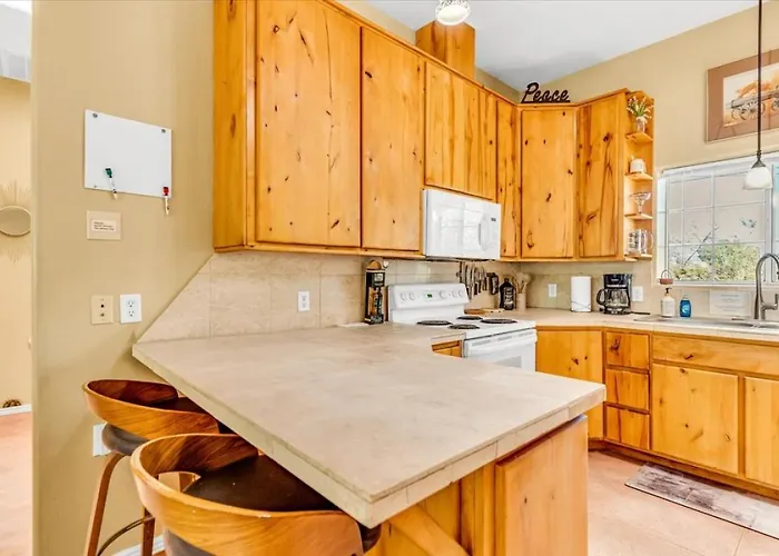 Near Mercado & Downtown - Pet Friendly - Private Tucson