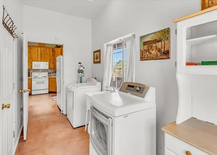 Near Mercado & Downtown - Pet Friendly - Private Tucson